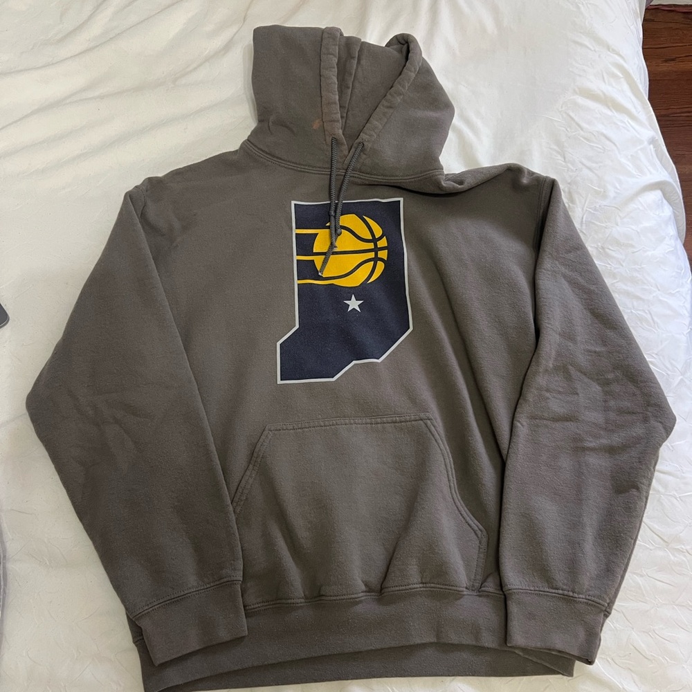 NBA Men's Indiana Pacers Basketball Gray Hoodie